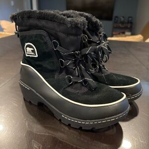 Soral Winter Boots Tivoli Faux Fur Lined 4 Excellent Used Con Logo Black White
